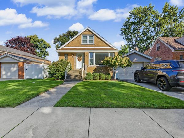 11003 S Tripp Avenue , Oak Lawn, IL 60453