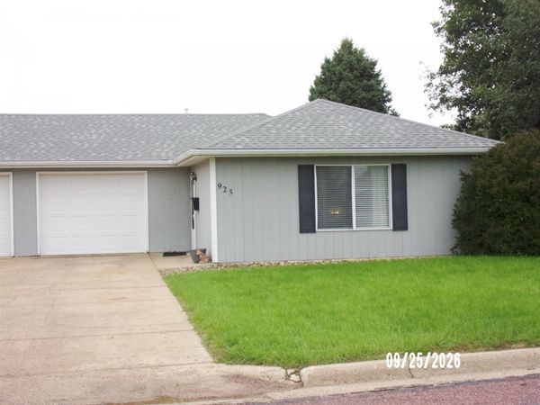925 18TH ST, Hawarden, IA 51023
