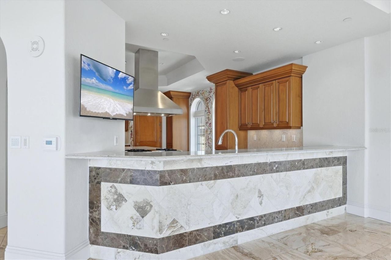 420 Golden Gate Point, Unit 700, Sarasota, FL 34236 Photo