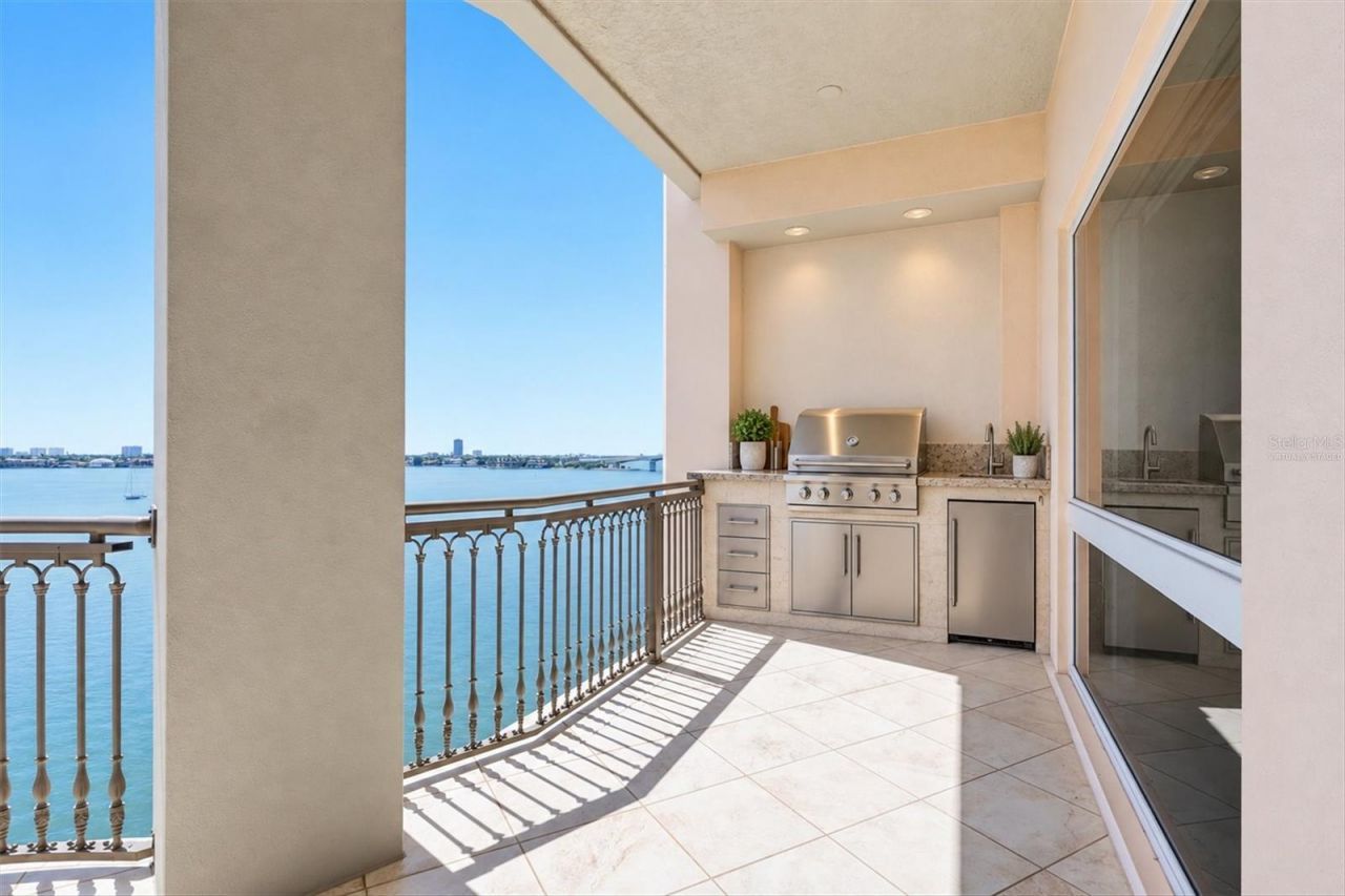 420 Golden Gate Point, Unit 700, Sarasota, FL 34236 Photo