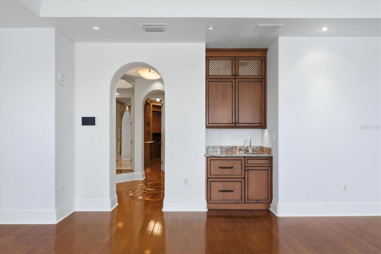 420 Golden Gate Point, Unit 700, Sarasota, FL 34236 Photo