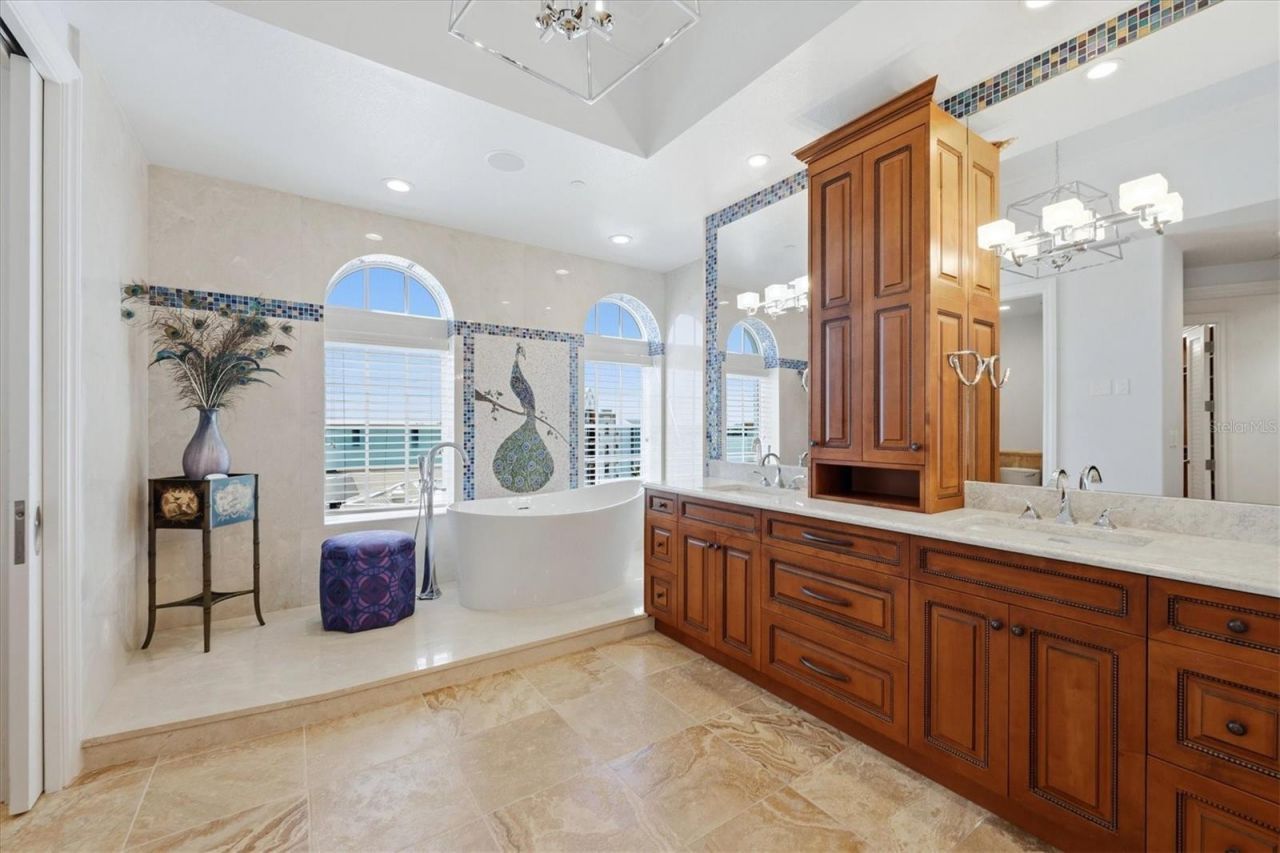 420 Golden Gate Point, Unit 700, Sarasota, FL 34236 Photo
