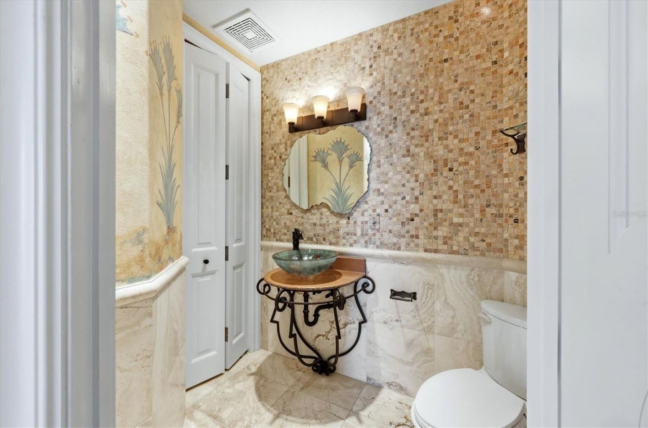 420 Golden Gate Point, Unit 700, Sarasota, FL 34236 Photo