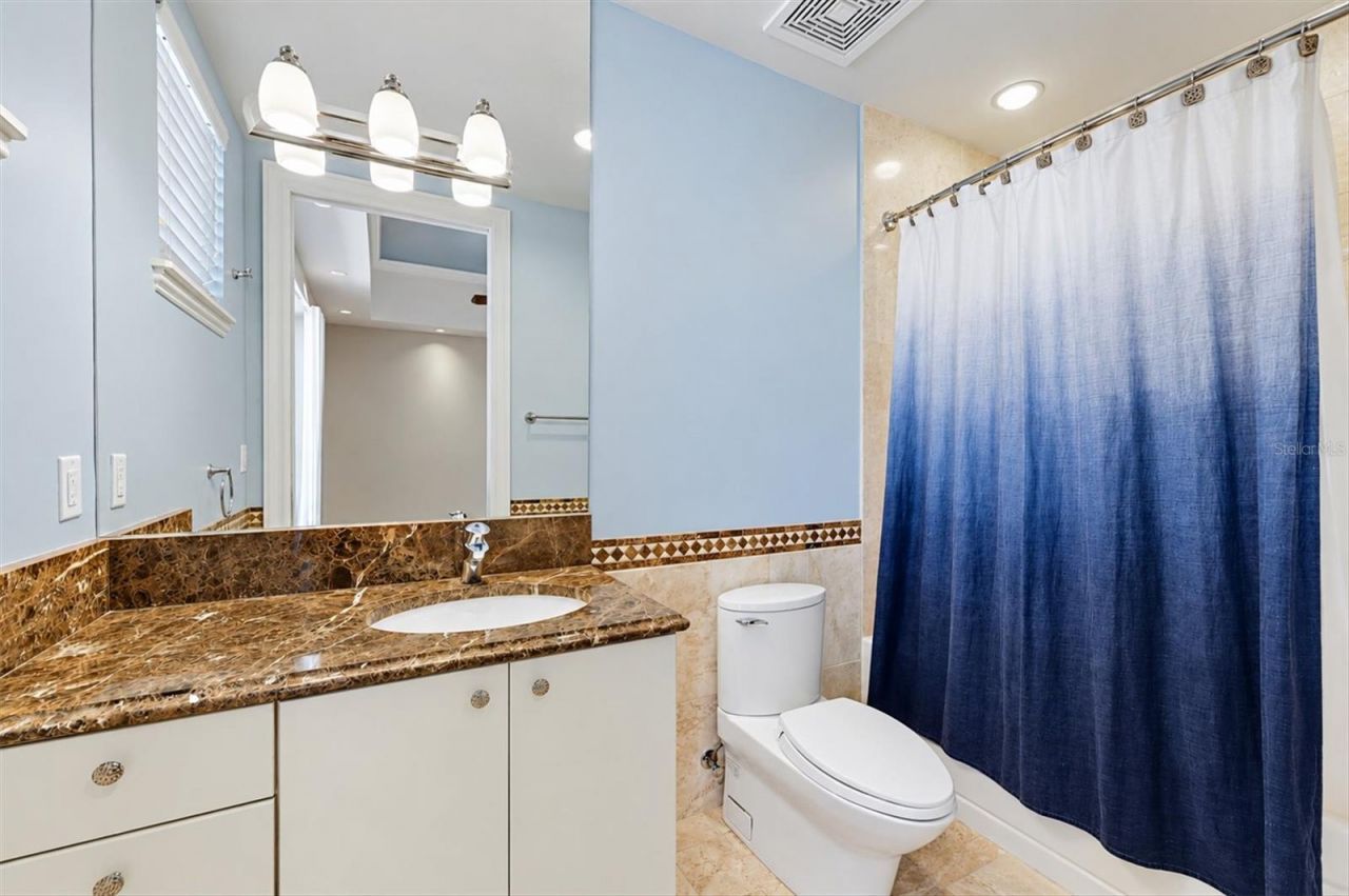 420 Golden Gate Point, Unit 700, Sarasota, FL 34236 Photo