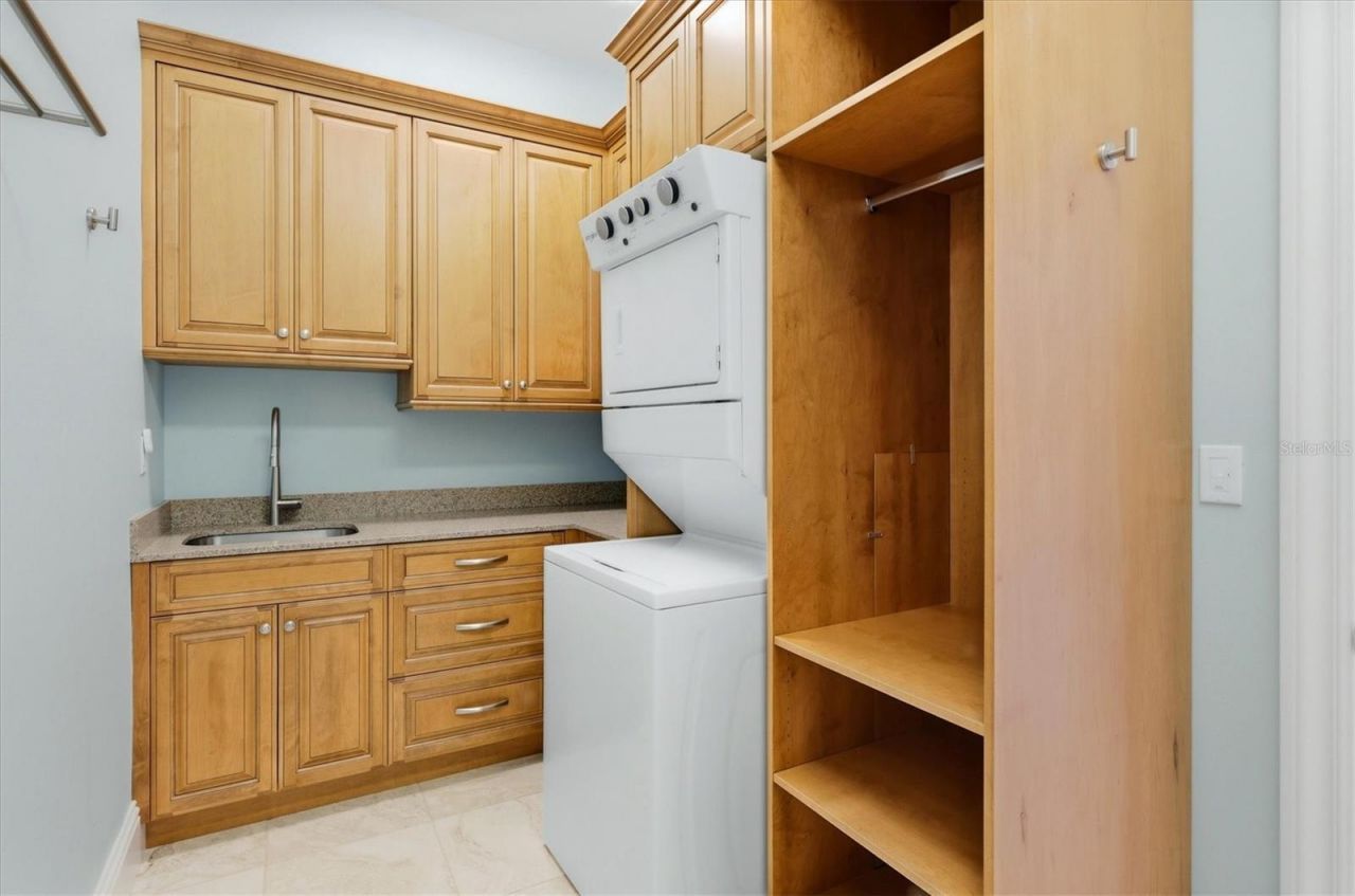 420 Golden Gate Point, Unit 700, Sarasota, FL 34236 Photo
