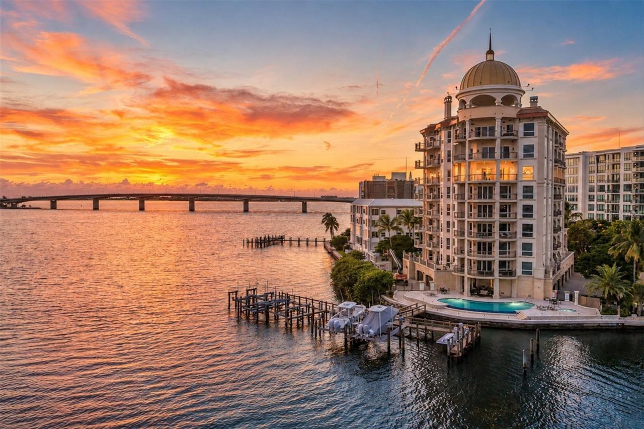 420 Golden Gate Point, Unit 700, Sarasota, FL 34236 Photo