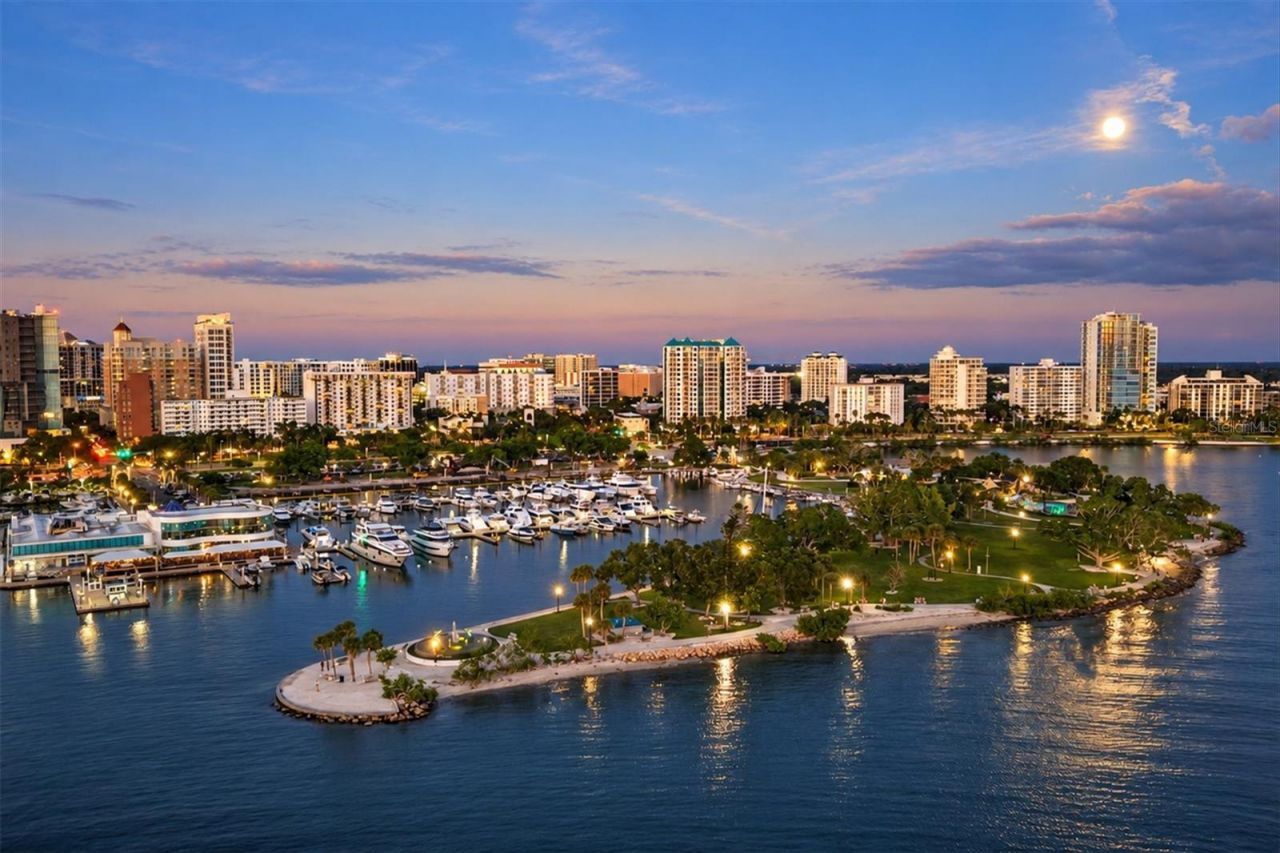 420 Golden Gate Point, Unit 700, Sarasota, FL 34236 Photo