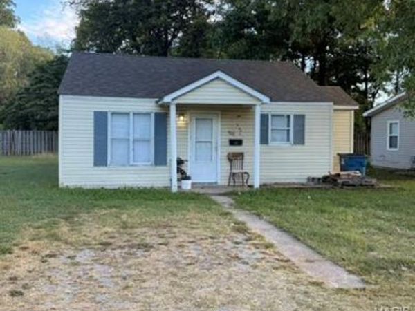 909 Mott , New Madrid, MO 63869
