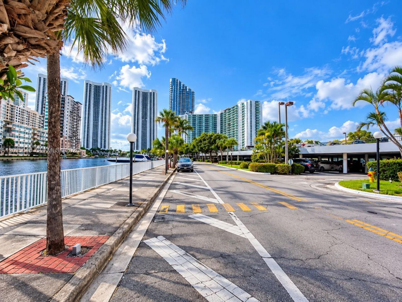 300 Bayview Dr, Unit 2014, Sunny Isles Beach, FL 33160 Photo