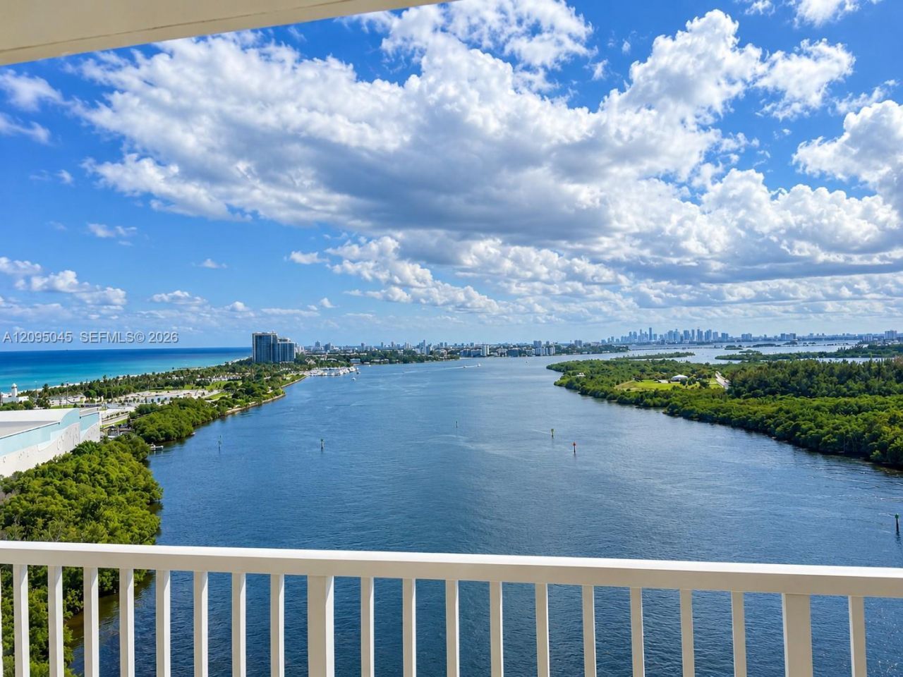 300 Bayview Dr, Unit 2014, Sunny Isles Beach, FL 33160 Photo