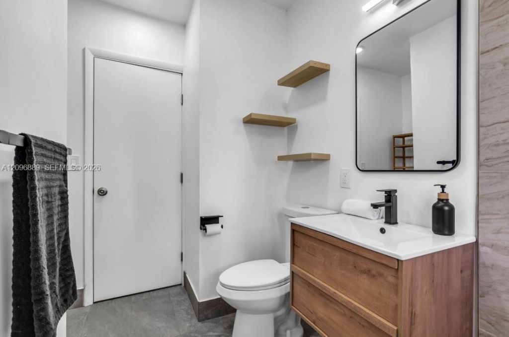 3225 SW 58th Ave , Unit FRONT, Miami, FL 33155 Photo