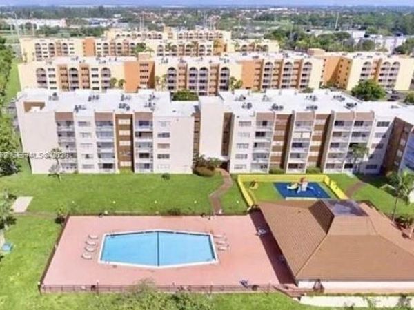 6950 Miami Gardens Dr , Unit 2-508, Hialeah, FL 33015