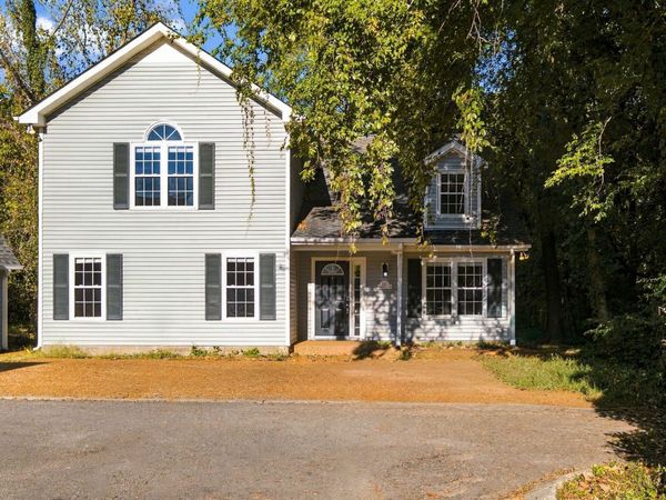 133 Walton Village Dr , Hendersonville, TN 37075