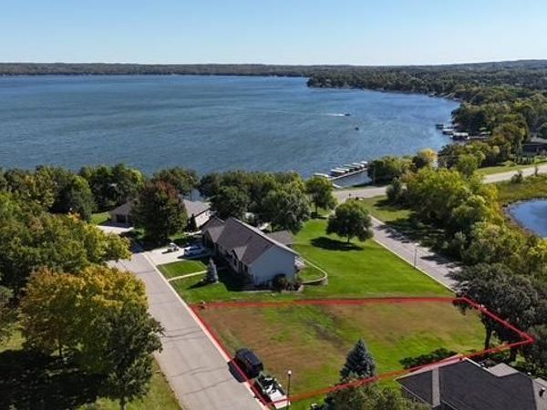 2125 Memory Lane, Detroit Lakes, MN 56501