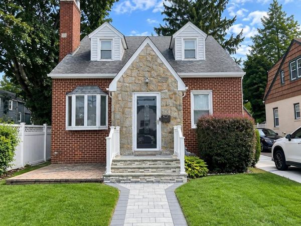 800 Wesley Street , North Baldwin, NY 11510