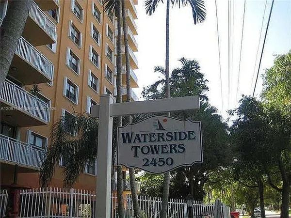 2450 NE 135th St , Unit 208, North Miami, FL 33181