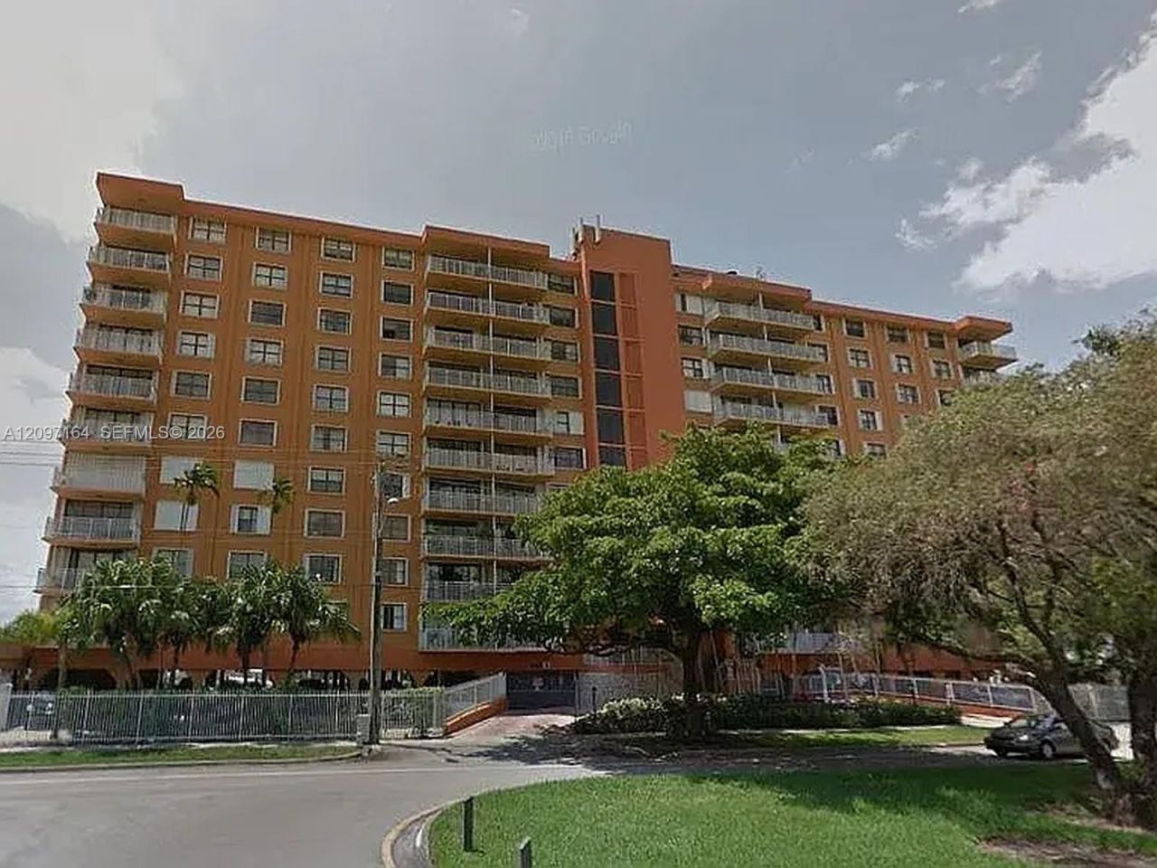 2450 NE 135th St , Unit 208, North Miami, FL 33181 Photo