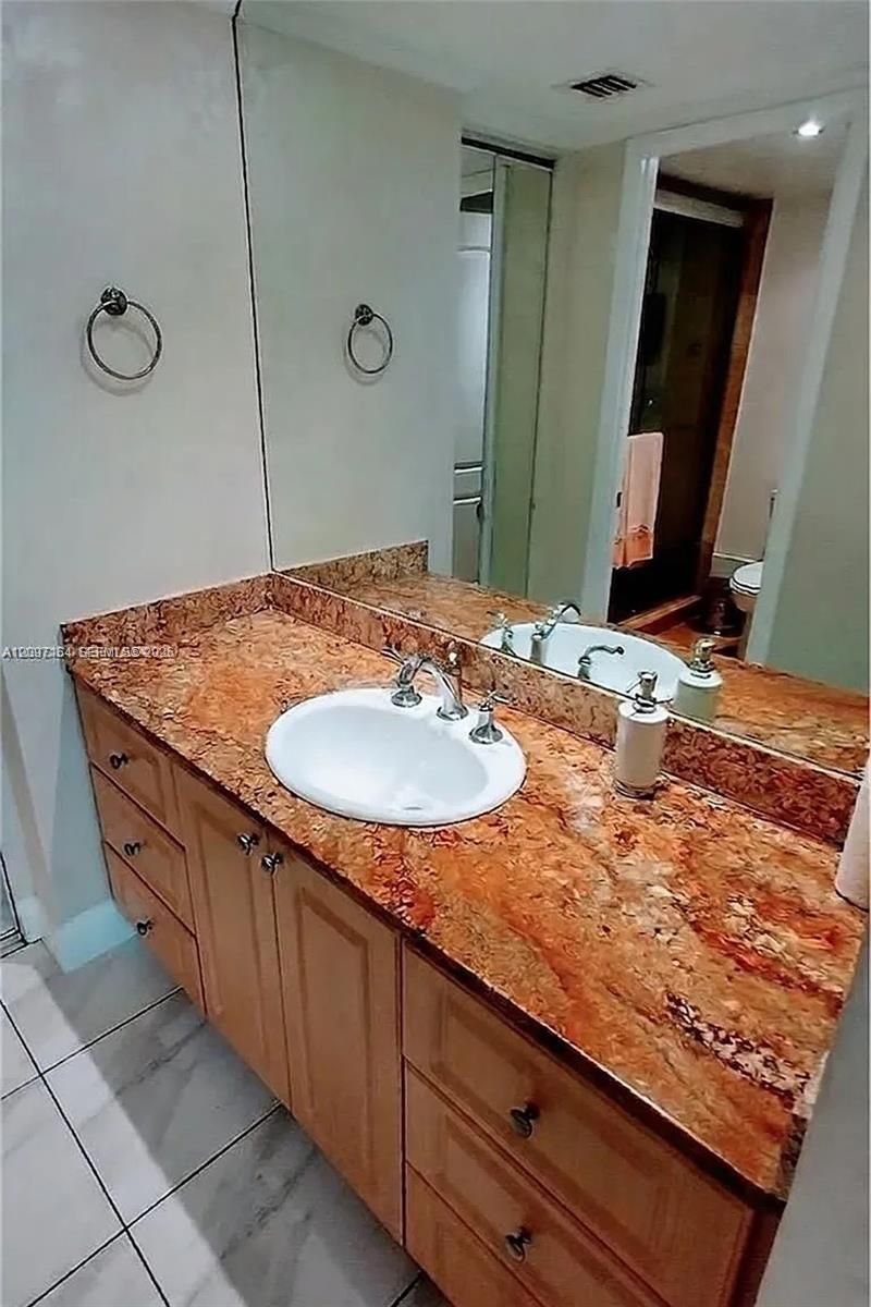 2450 NE 135th St , Unit 208, North Miami, FL 33181 Photo