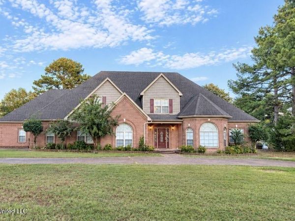 123 Tall Oaks Drive, Senatobia, MS 38668