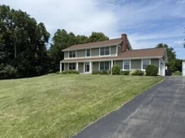 W227S7710 Oakview DRIVE, Big Bend, WI 53103