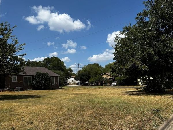 711 Henderson Street , Killeen, TX 76541