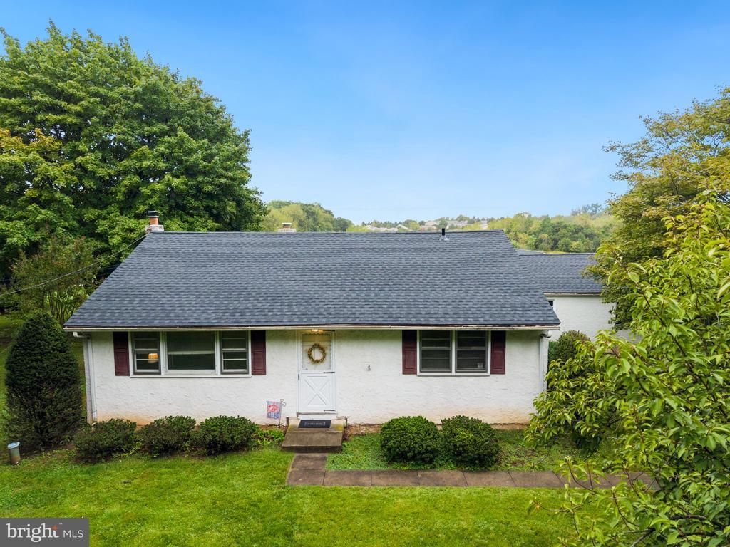 325 E MOUNT KIRK AVENUE, EAGLEVILLE, PA 19403