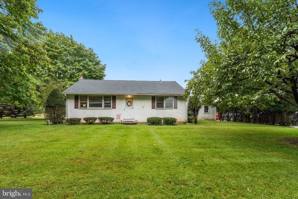 325 E MOUNT KIRK AVENUE, EAGLEVILLE, PA 19403
