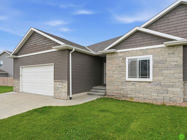 9515 Friedman Street, Lincoln, NE 68516