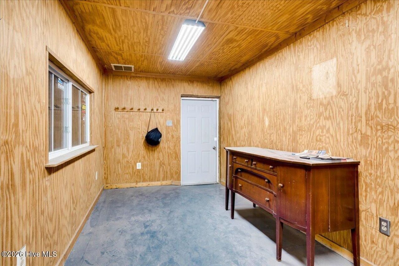 2657 Pine Log Road  Photo 10