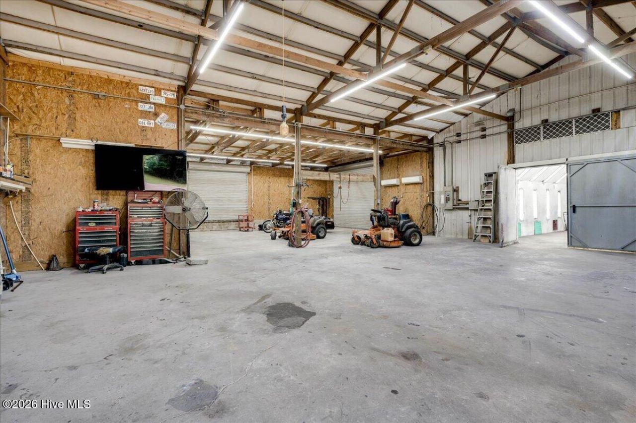 2657 Pine Log Road  Photo 6