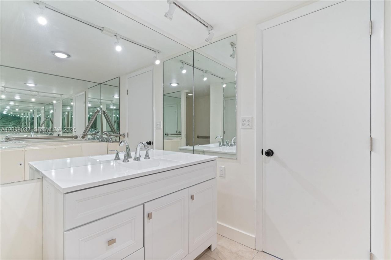 2100 S Ocean Ln, Unit 401, Fort Lauderdale, FL 33316 Photo