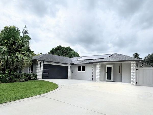 712 Juniper Pl , Wellington, FL 33414