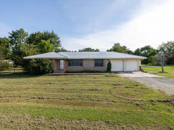 1994 Bexar Avenue E, Hamilton, AL 35570