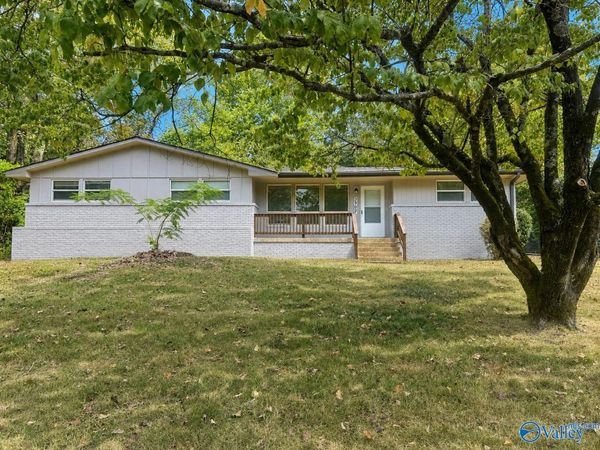 3902 NW Lakeview Drive, Huntsville, AL 35810