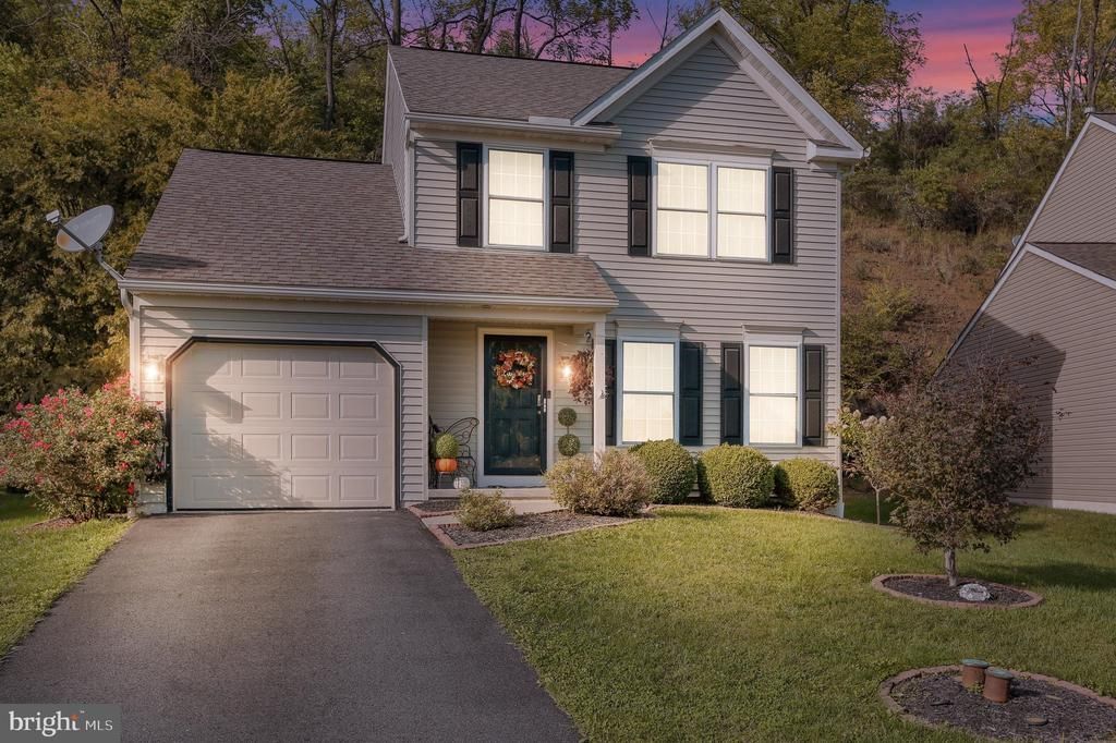22 RAVINE DRIVE, SHILLINGTON, PA 19607