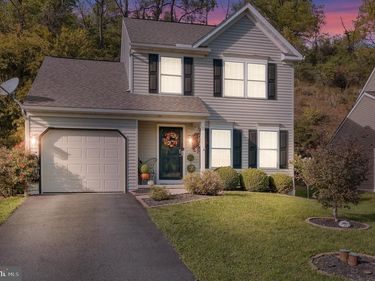 22 RAVINE DRIVE, SHILLINGTON, PA 19607