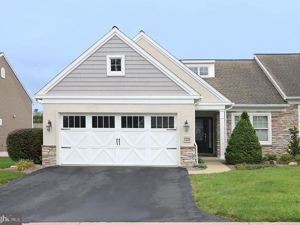 1040 ENGLISH DRIVE, LEBANON, PA 17042