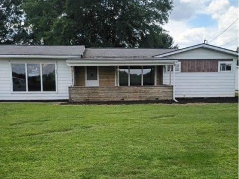 574 Lock Seventeen Rd SE, Gnadenhutten, OH 44629 Photo 1