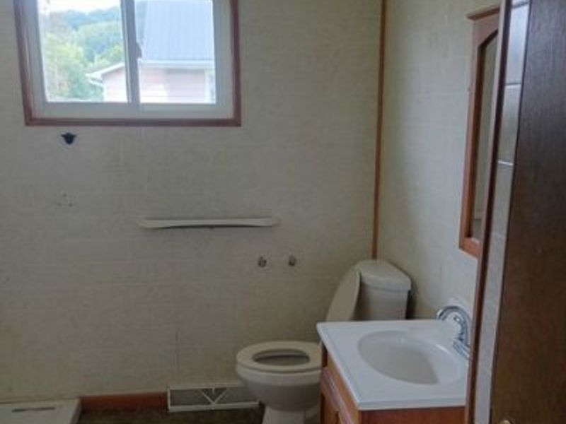 574 Lock Seventeen Rd SE, Gnadenhutten, OH 44629 Photo 13