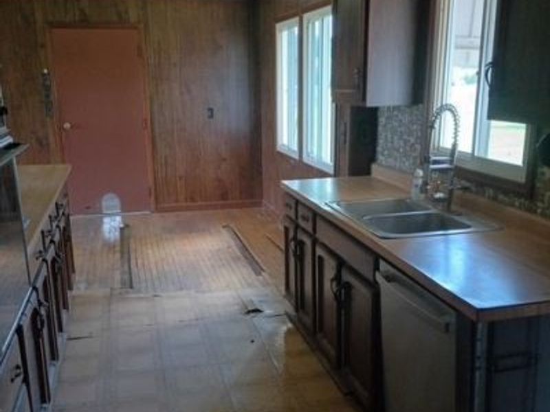 574 Lock Seventeen Rd SE, Gnadenhutten, OH 44629 Photo 8