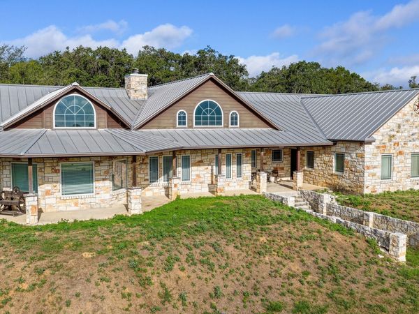 163 County Road 283, Harwood, TX 78632