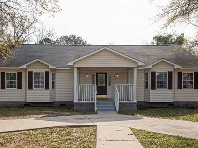 1156 Middle , Pinewood, SC 29125