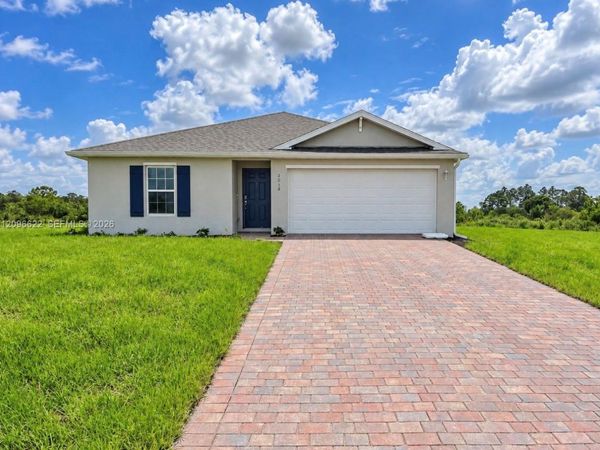 9018 S CASTLE CIR , La Belle, FL 33935