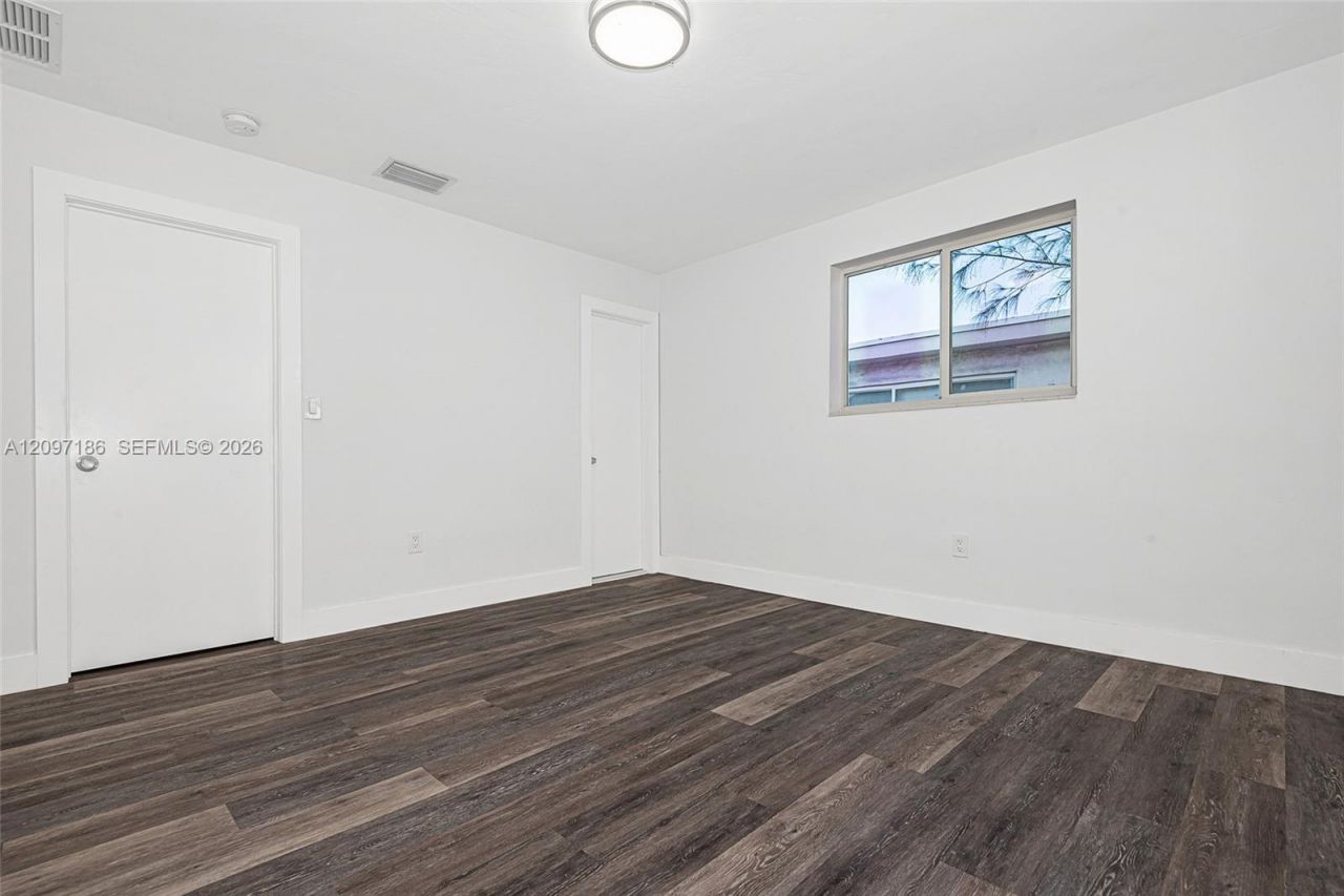 6910 Bay Dr, Unit 6, Miami Beach, FL 33141 Photo