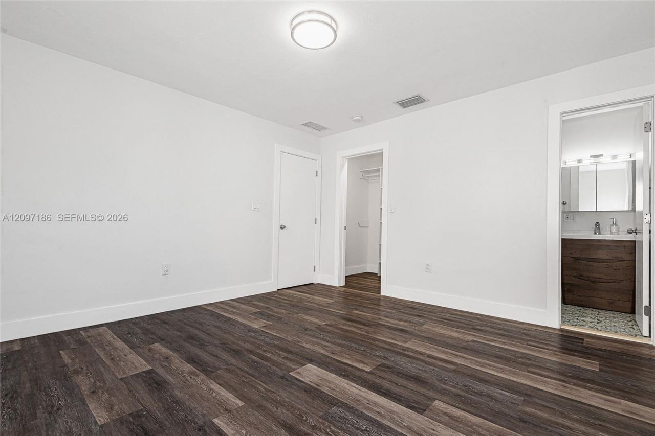 6910 Bay Dr, Unit 6, Miami Beach, FL 33141 Photo