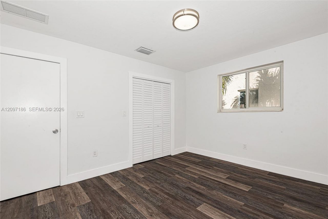 6910 Bay Dr, Unit 6, Miami Beach, FL 33141 Photo