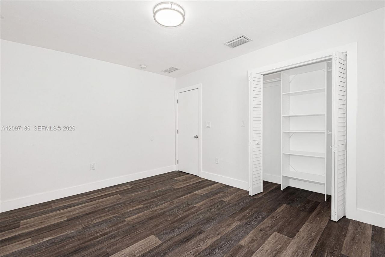 6910 Bay Dr, Unit 6, Miami Beach, FL 33141 Photo