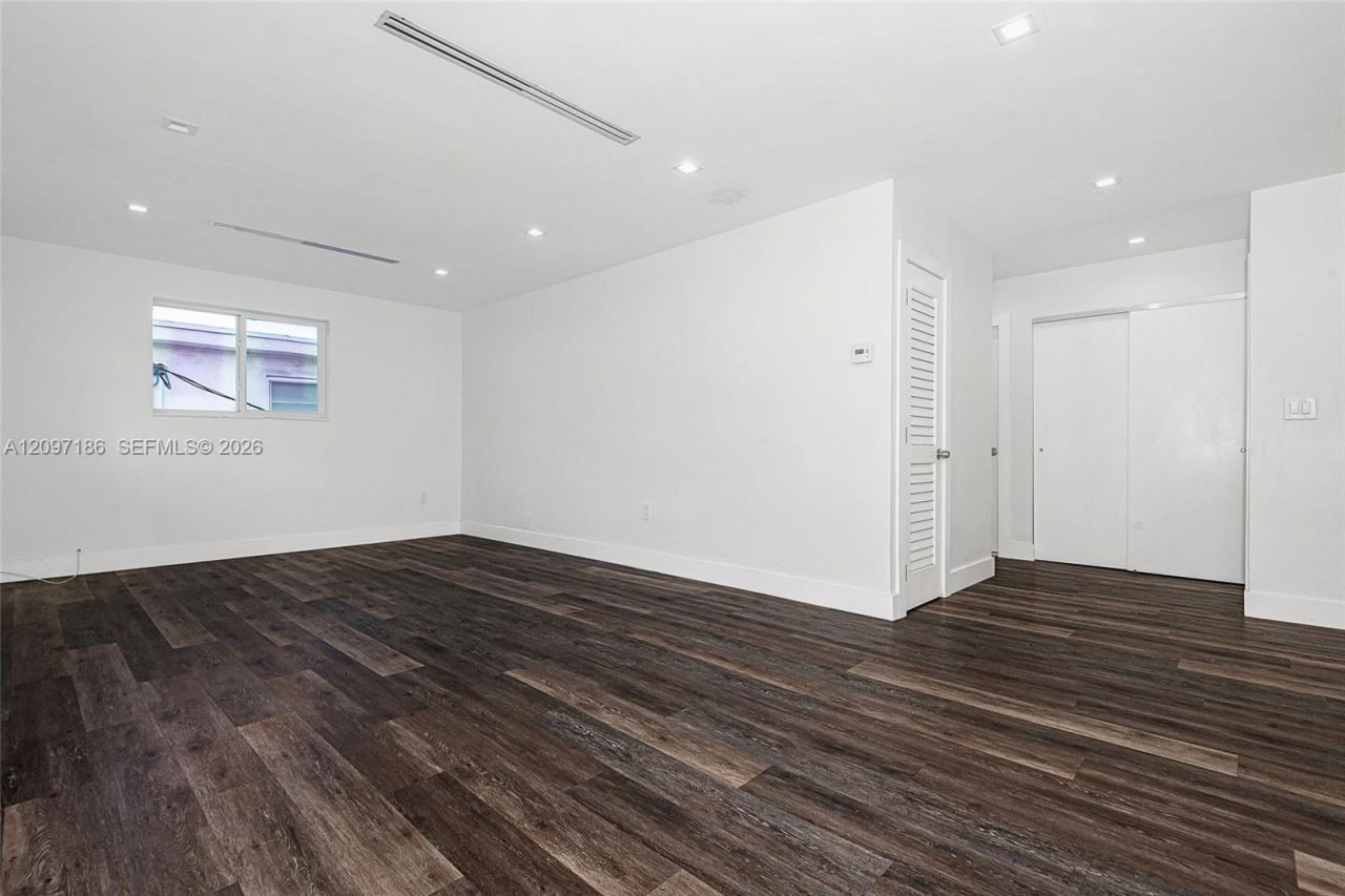 6910 Bay Dr, Unit 6, Miami Beach, FL 33141 Photo