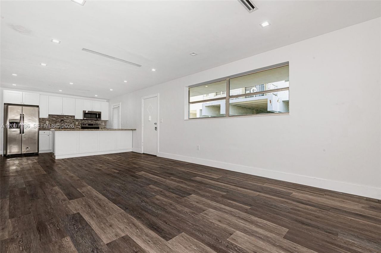 6910 Bay Dr, Unit 6, Miami Beach, FL 33141 Photo