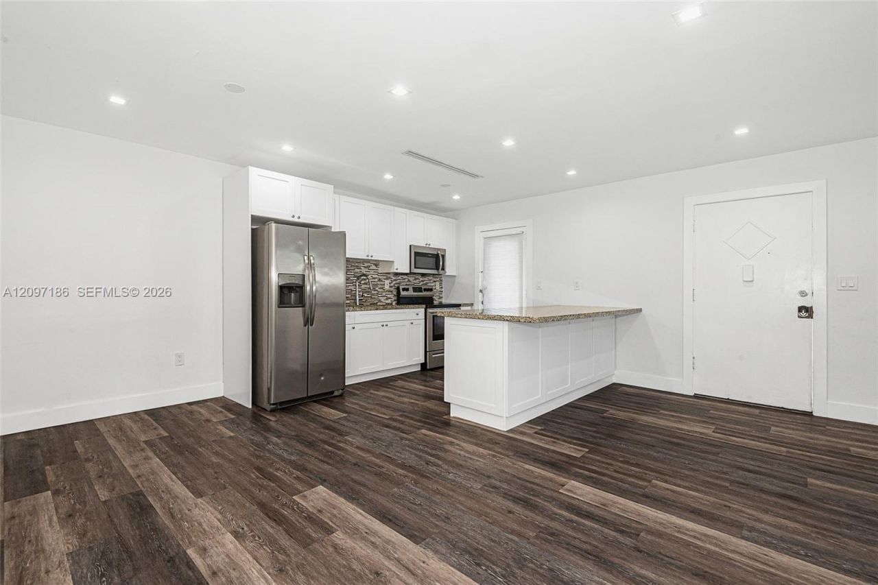 6910 Bay Dr, Unit 6, Miami Beach, FL 33141 Photo
